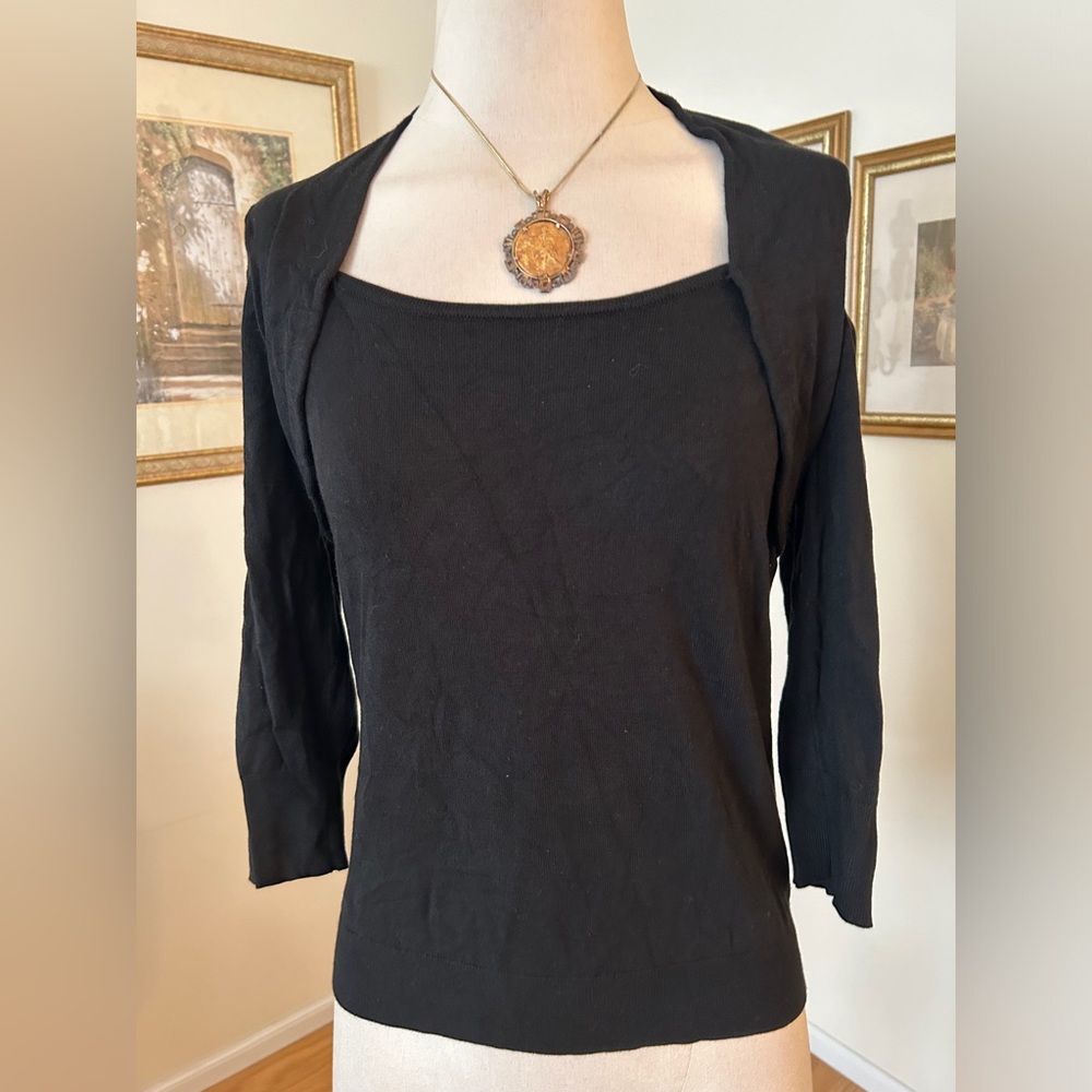 White House Black Market almost new 3/4 sleeve top size S. C:4084-7  7/30/26